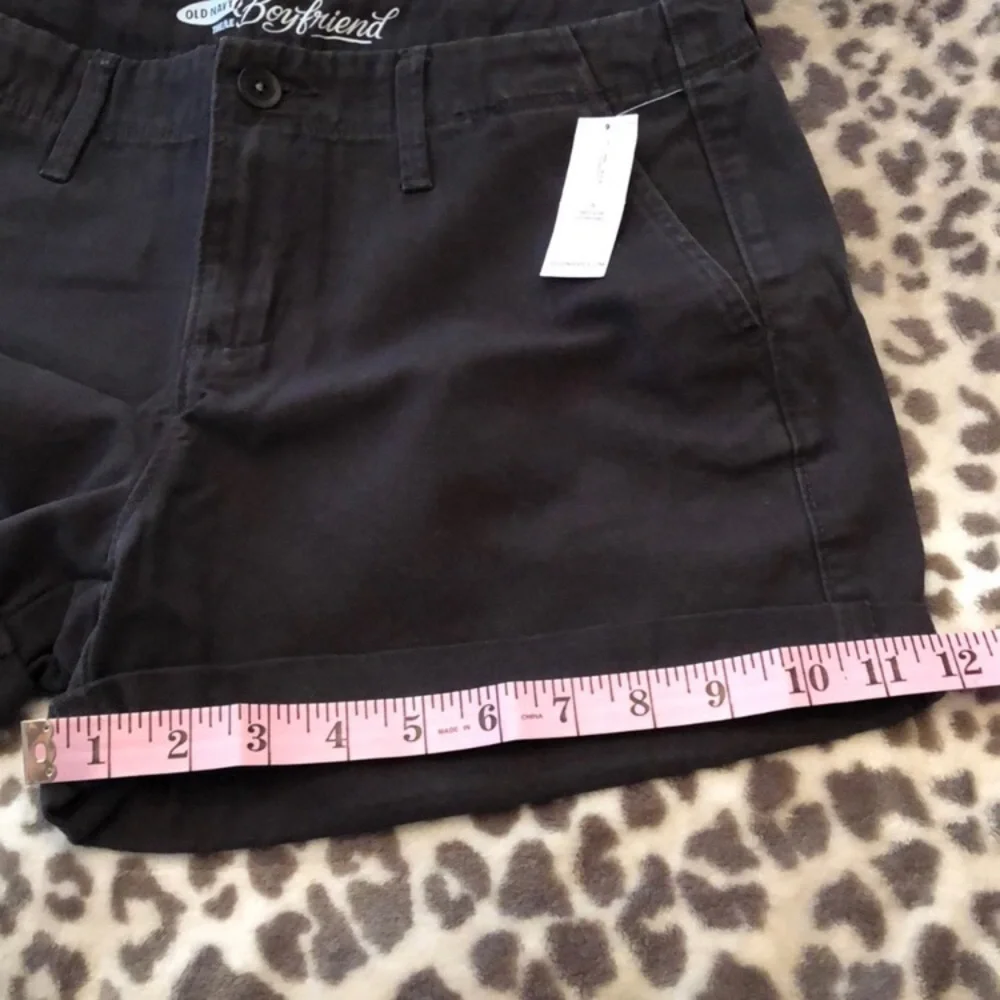 2015 Old Navy Boyfriend Shorts in Black Cat Size 4 Regular Women’s